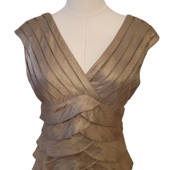 Adrianna Papell Gold Metallic Pleated Cocktail Dress Size 8 Petite - Picture 2 of 5